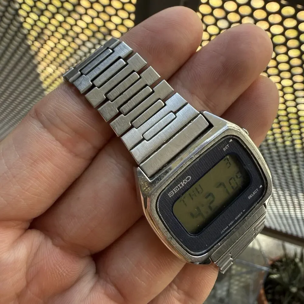 RARE Vintage Seiko F051-5029 Digital LCD Stainless Steel Men’s Watch 32mm w/ BOX